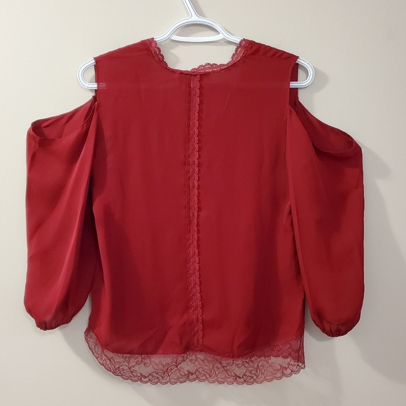 Alice + Olivia - Silk and Lace Cold Shoulder Top - Size XS - Picture 8 of 10